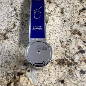 AUTHENTIC NEW Zo skin health by Zein Obagi exfoliation accelerator Exp 06/25